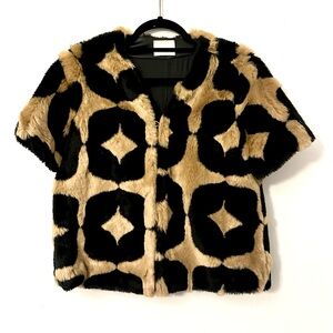 Black and Tan Patterned Faux Fur Cropped Short Sleeved Teddy Jacket